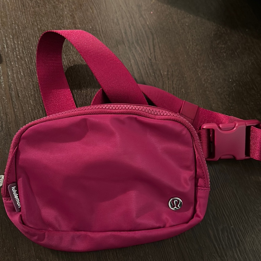 Wild Berry Belt Bag